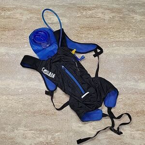 CAMELBAK MEN (OR UNISEX) UNDERWATER VEST ( W WATER PUMP ) ALMOST NEW COND